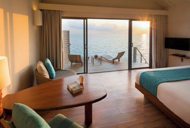 Centara Ras Fushi, Malediven Zimmer im Centara Ras Fushi auf den Malediven mit Sonnenuntergans Sicht